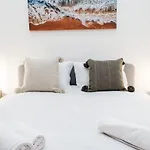 Ferienhaus Guestready - Blissful Getaway In *